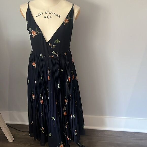 Aritzia Wilfred Navy Floral Wrap Dress - Picture 5 of 7